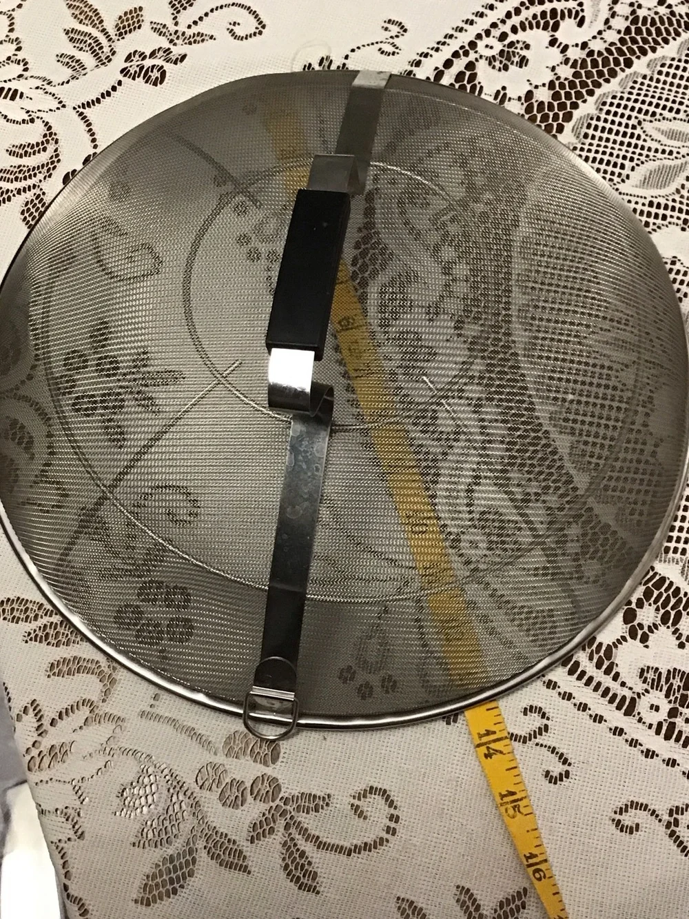 Universal Stainless Steel Mesh Splatter Screen - Black Handle